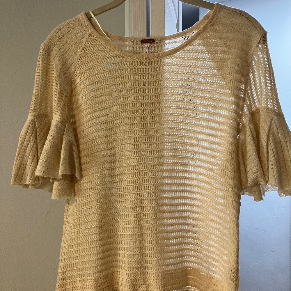 SIZE SMALL FREE PEOPLE PULLOVER